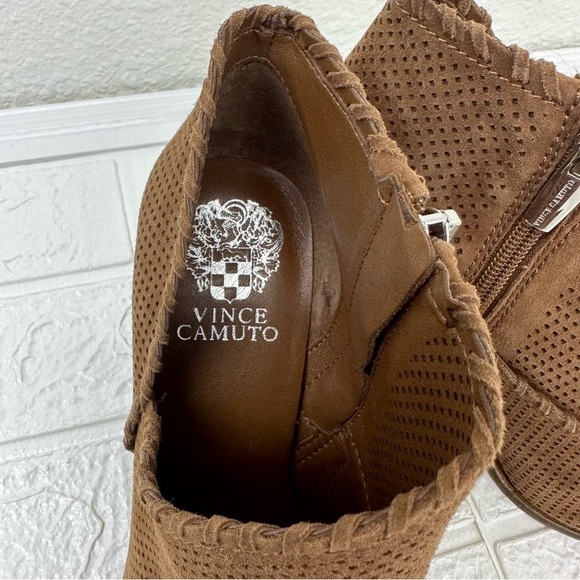Vince Camuto Lamorna Perforated Pointy Toe Bootie Stacked Heel Chestnut New Sz 9 - Picture 10 of 11
